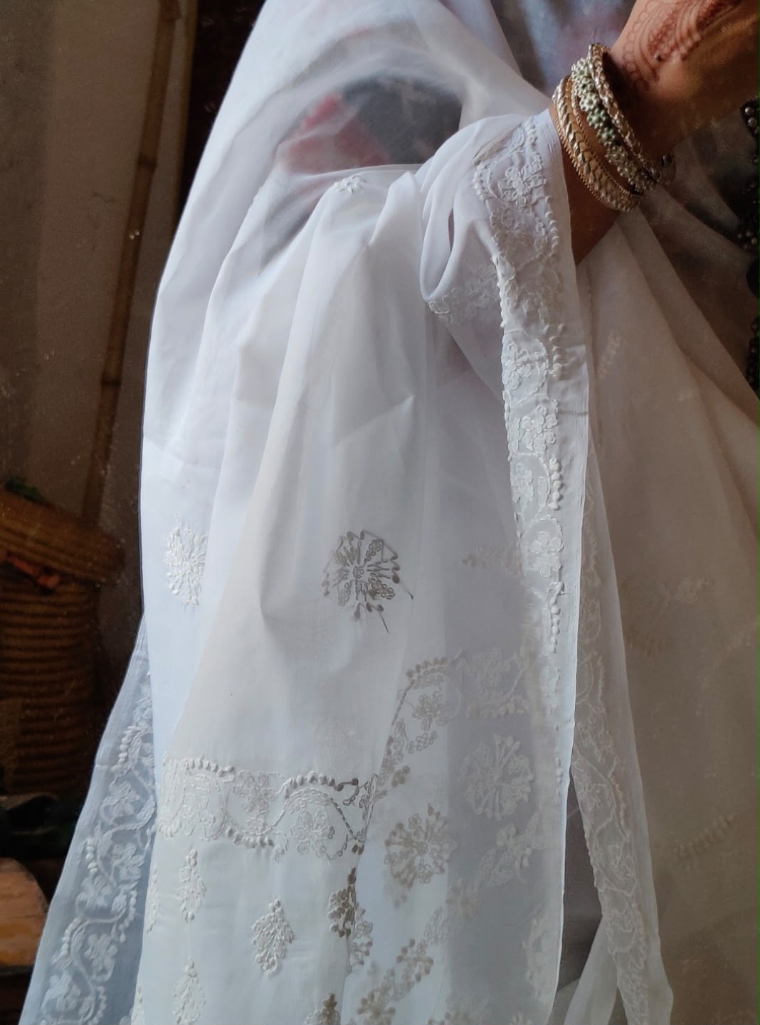 'Gulrukh' White Chikankari Mul Cotton Saree